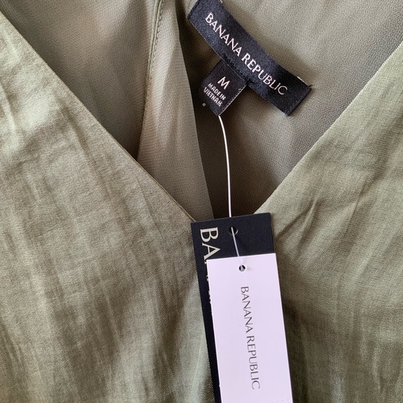 BR - NWT Blouse- M - Picture 2 of 6